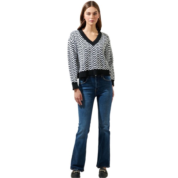 NWT $59 Sugarlips Greta Zebra Long Sleeve Sweater – Black/White (Size XS) - Picture 3 of 5